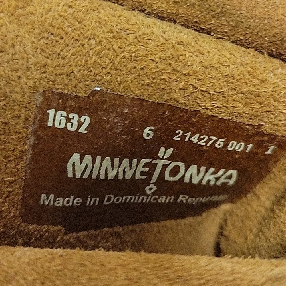 Minnetonka Brown 3 Tier Fringe Suede Boots, Women's 6 Hippie Boho Festival